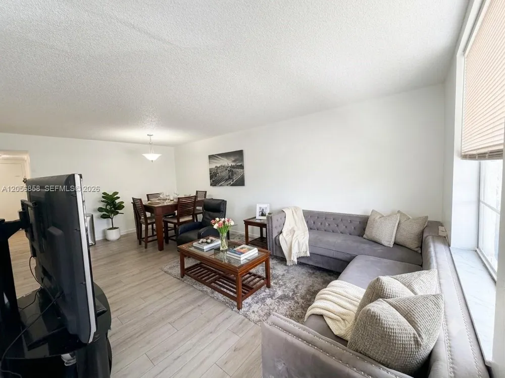 5775 W 20th Ave #308 Hialeah, FL 33012