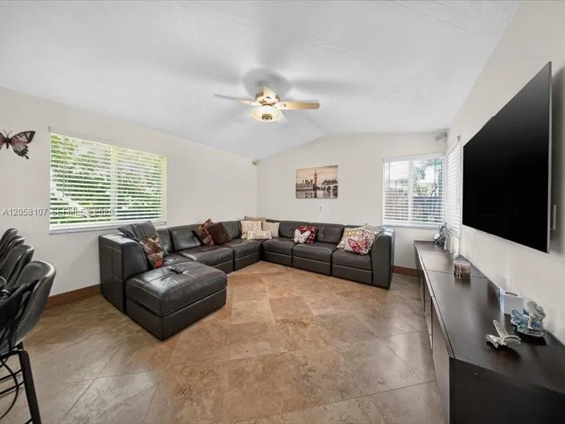 8514 SW 209th Ln Cutler Bay, FL 33189
