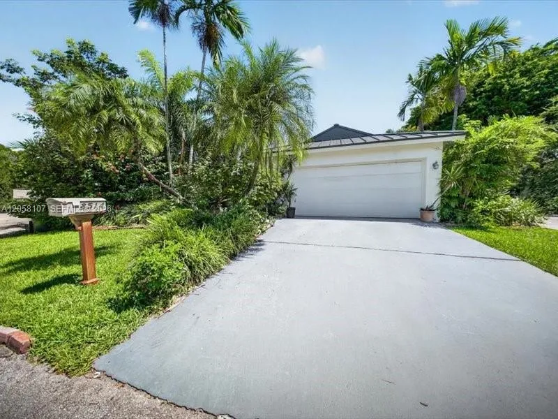 8514 SW 209th Ln Cutler Bay, FL 33189
