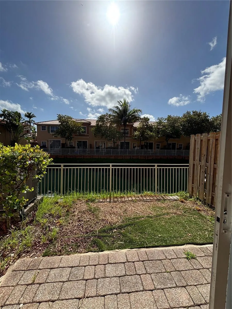 4931 Harbor Isles Dr #203 Dania Beach, FL 33312