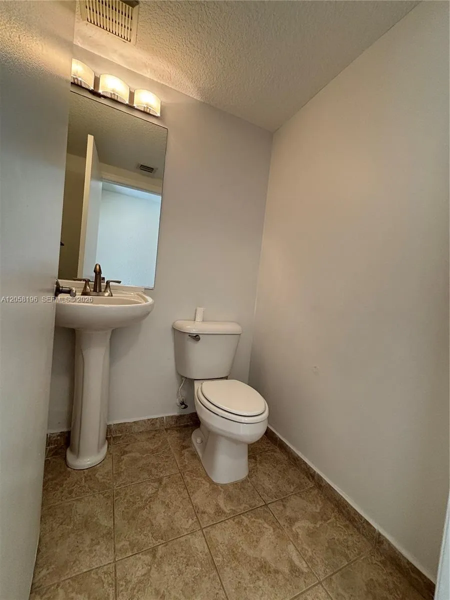 4931 Harbor Isles Dr #203 Dania Beach, FL 33312