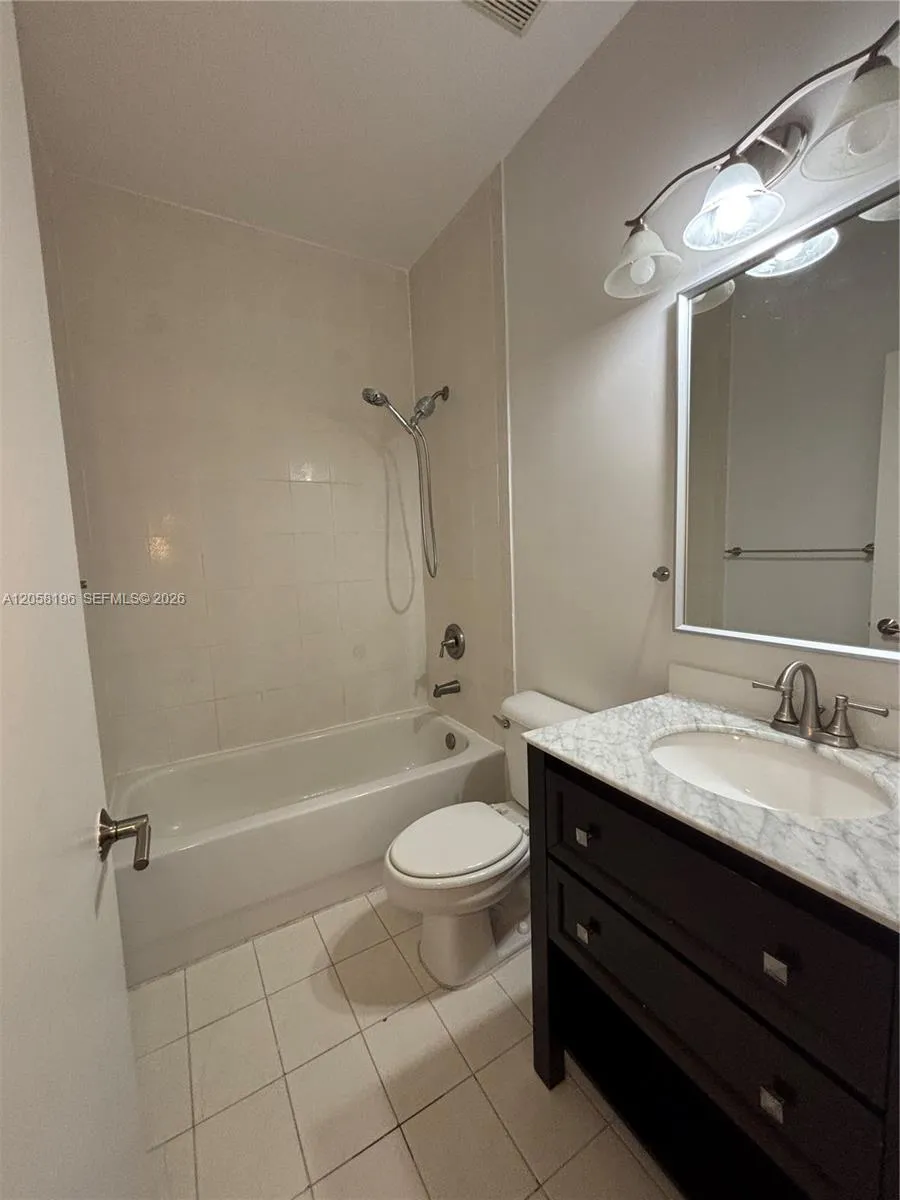 4931 Harbor Isles Dr #203 Dania Beach, FL 33312