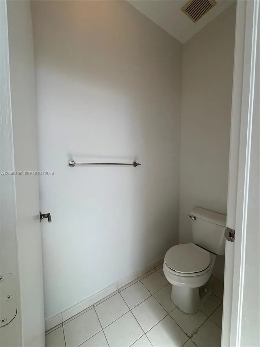 4931 Harbor Isles Dr #203 Dania Beach, FL 33312