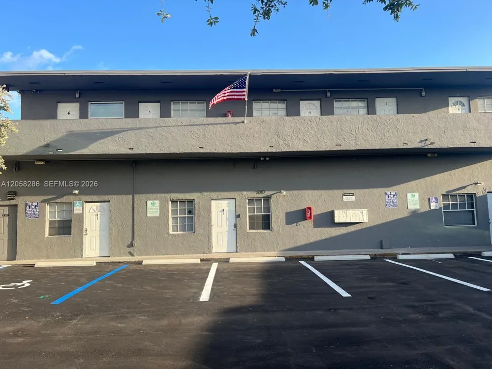 5010 Pembroke Rd #7 West Park, FL 33021