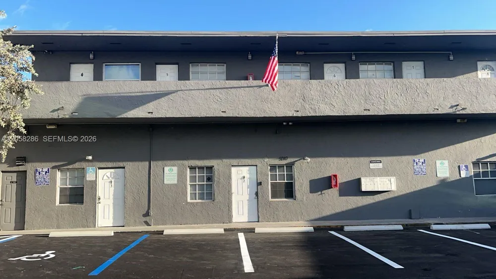 5010 Pembroke Rd #7 West Park, FL 33021