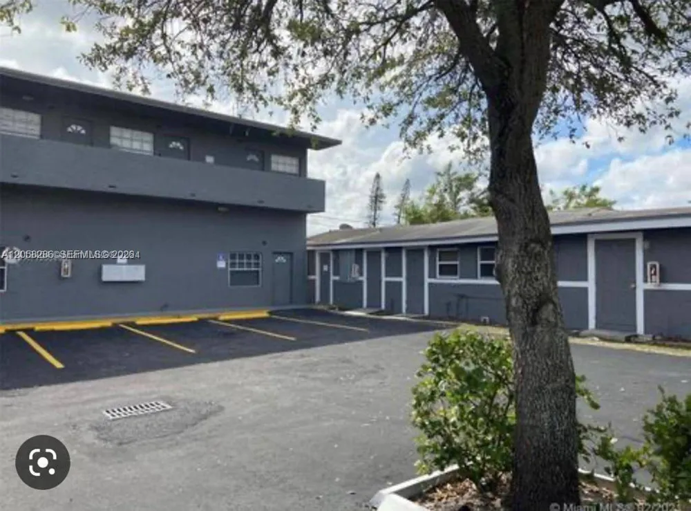 5010 Pembroke Rd #7 West Park, FL 33021