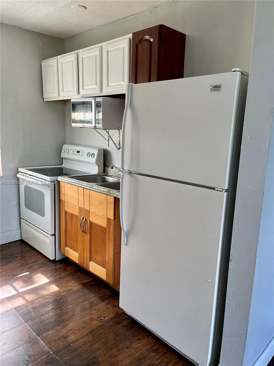 5010 Pembroke Rd #7 West Park, FL 33021