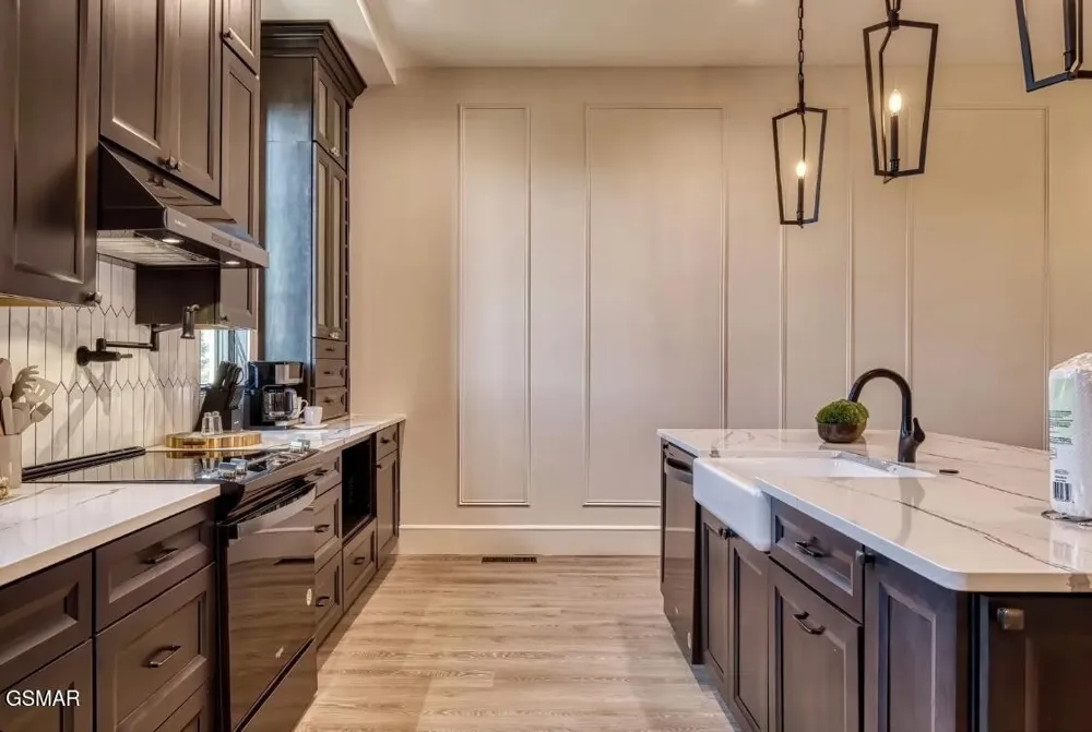 208 Granite Drive Sevierville, TN 37876