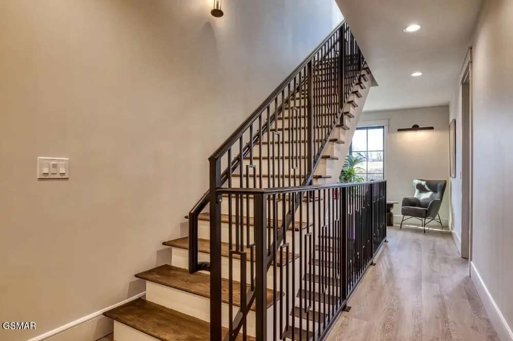 208 Granite Drive Sevierville, TN 37876