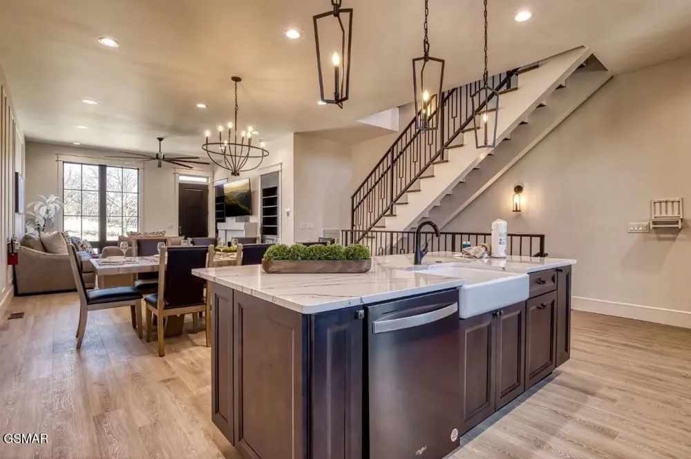 208 Granite Drive Sevierville, TN 37876