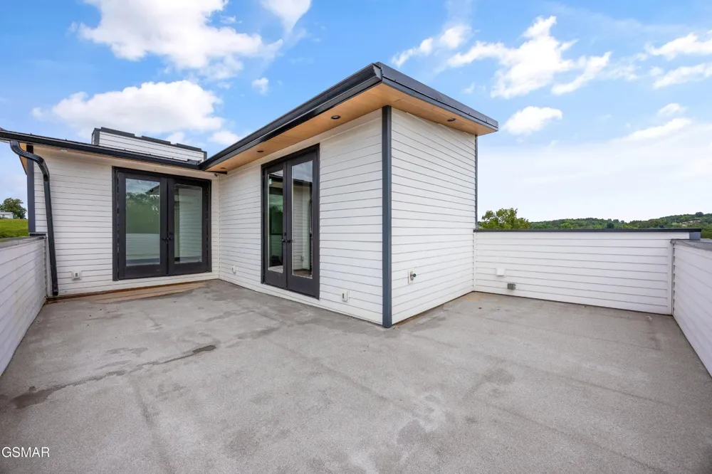 210 Granite Drive Sevierville, TN 37876