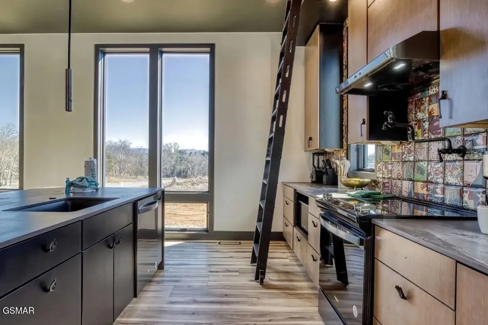 210 Granite Drive Sevierville, TN 37876