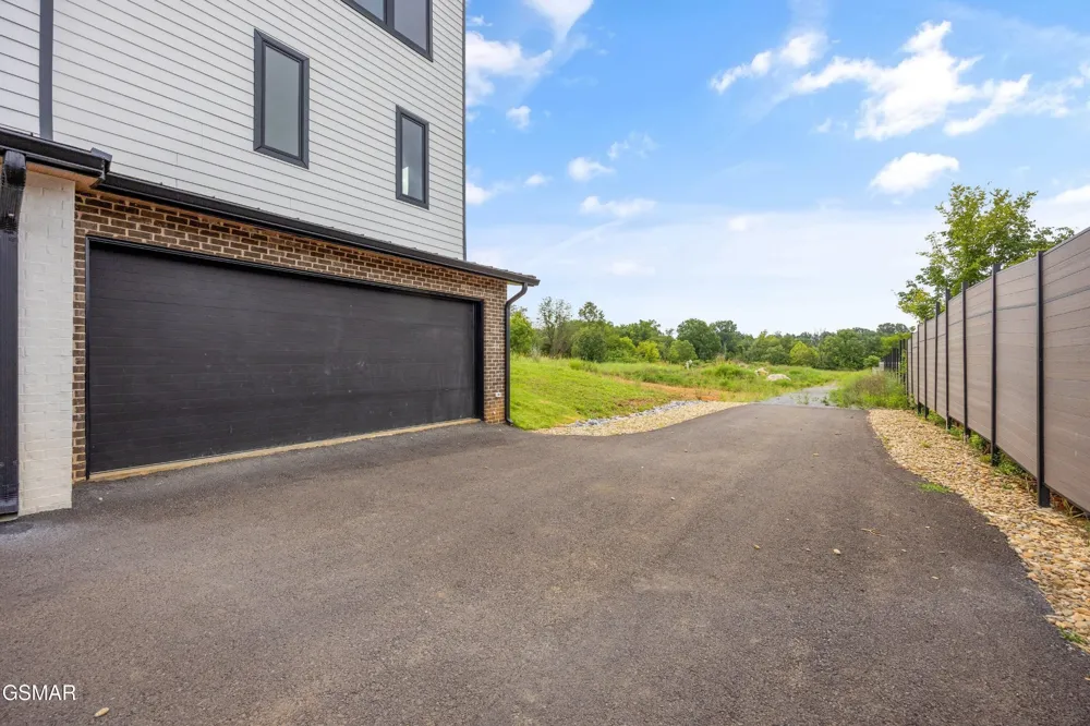 210 Granite Drive Sevierville, TN 37876