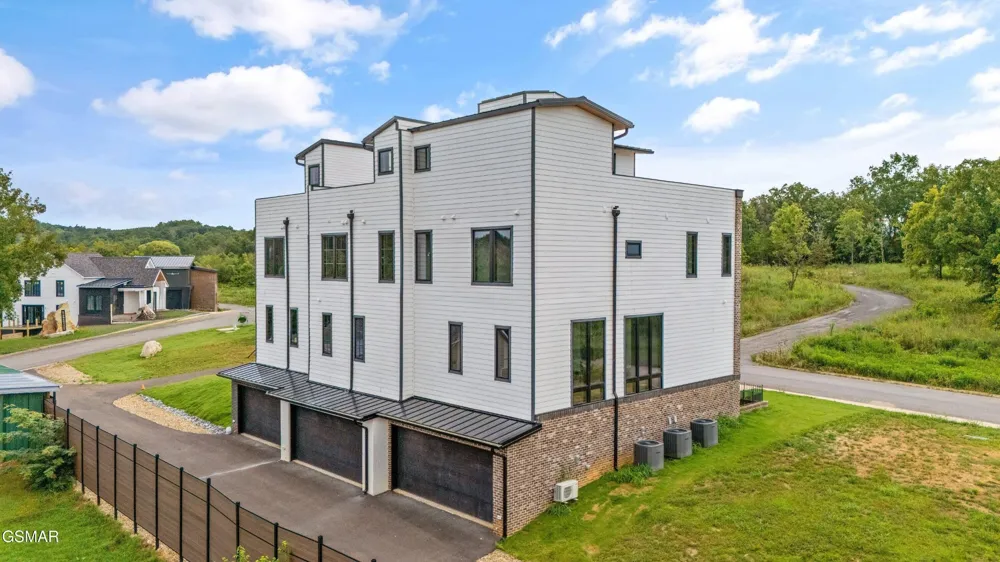 210 Granite Drive Sevierville, TN 37876