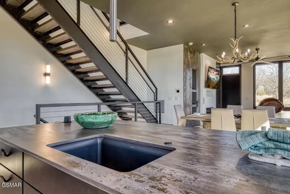 210 Granite Drive Sevierville, TN 37876