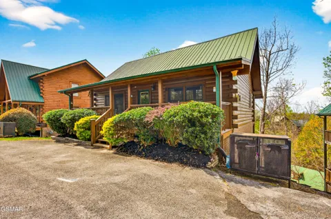 757 Chickasaw Gap Way