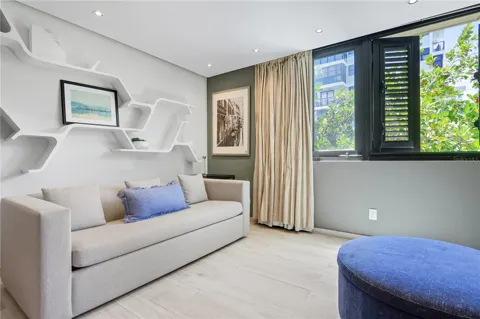 63 KINGS CT ##3A