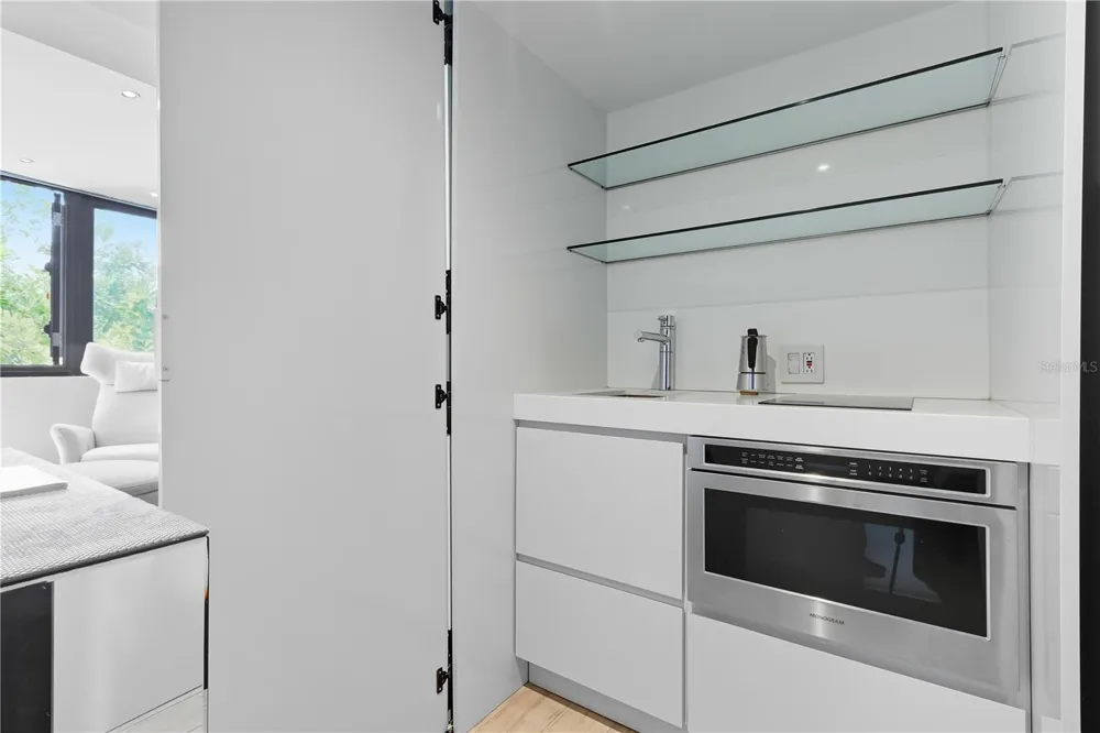 63 KINGS CT ##3A San Juan, PR 00911