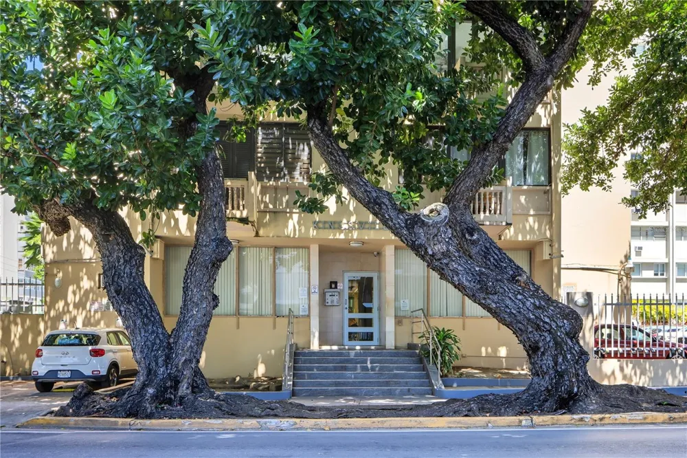 63 KINGS CT ##3A San Juan, PR 00911