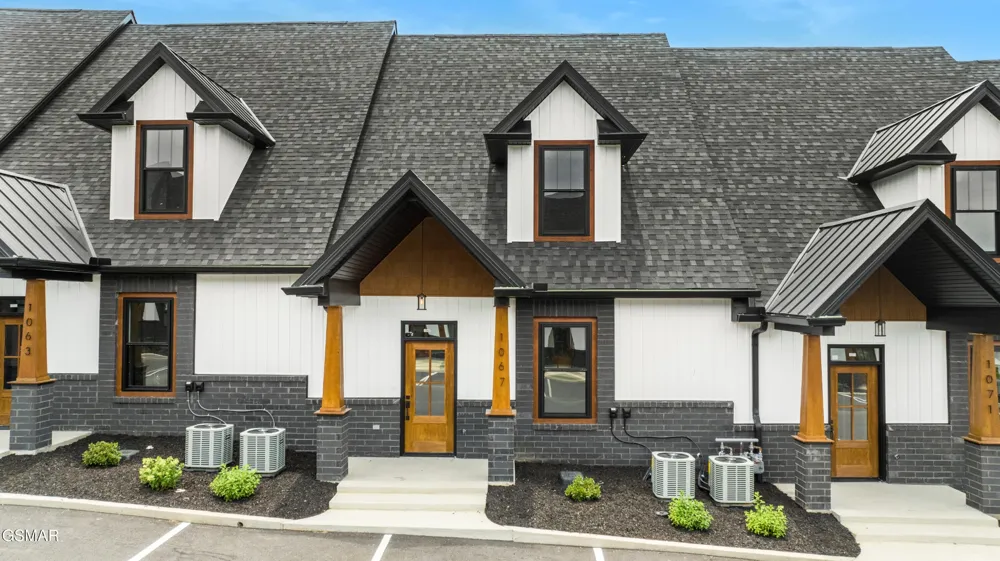 1067 Watch Hill Way Sevierville, TN 37862