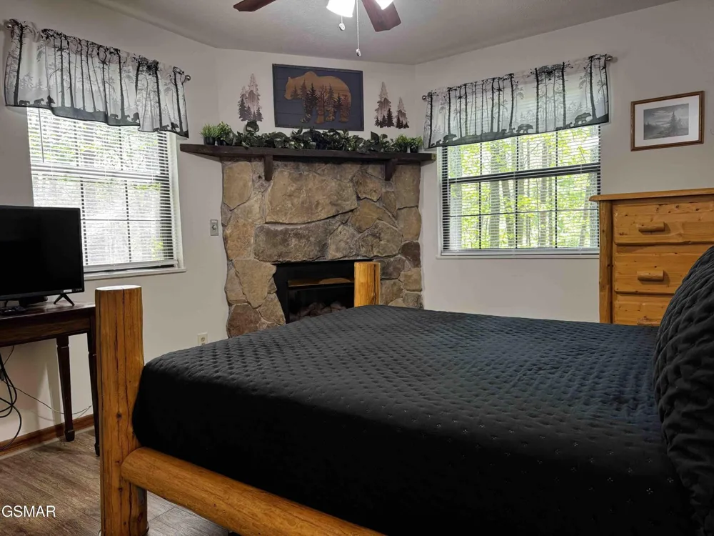653 Oaks View Court #ADALYNNSRETREAT Pigeon Forge, TN 37863