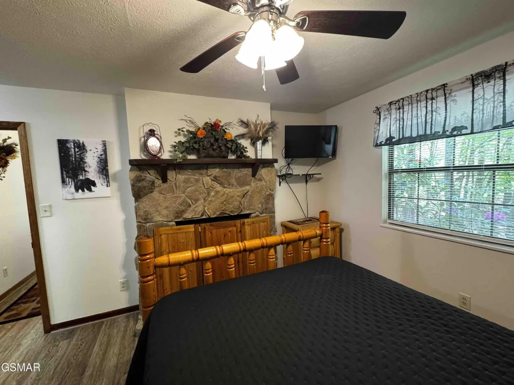 653 Oaks View Court #ADALYNNSRETREAT Pigeon Forge, TN 37863