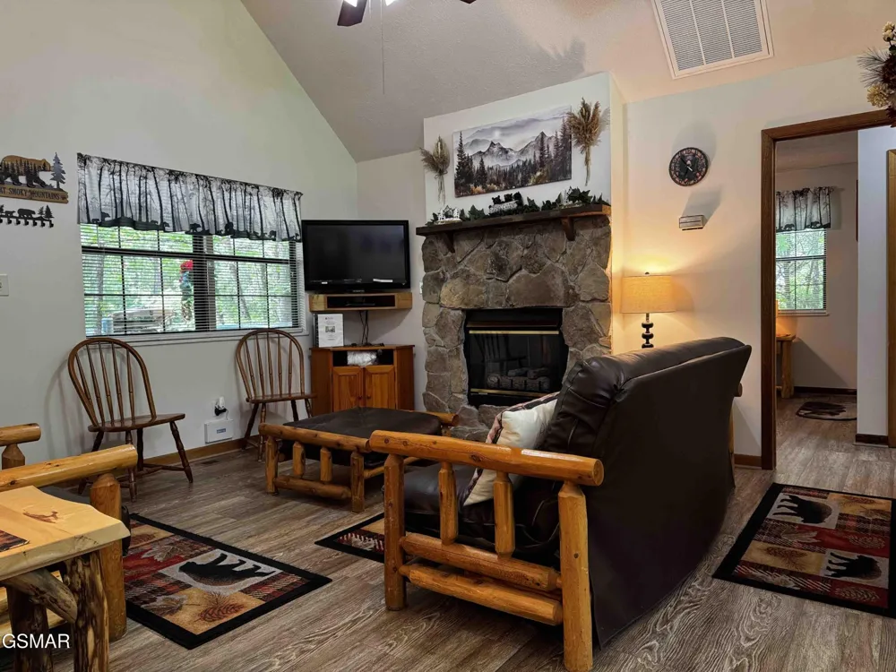 653 Oaks View Court #ADALYNNSRETREAT Pigeon Forge, TN 37863