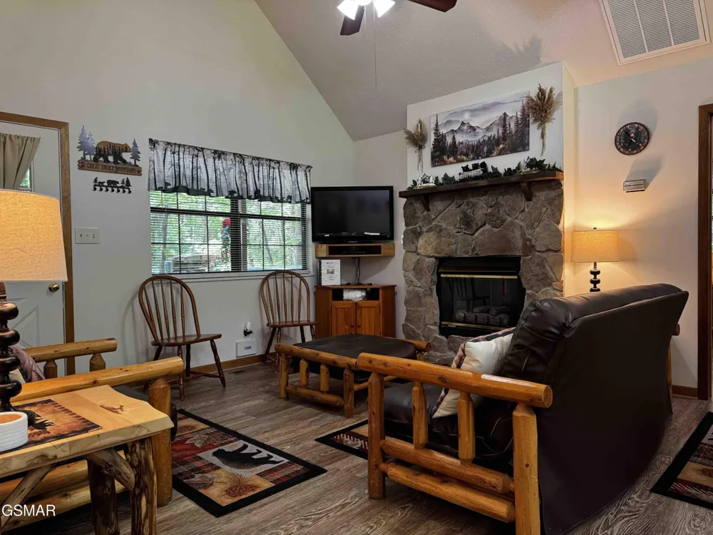 653 Oaks View Court #ADALYNNSRETREAT Pigeon Forge, TN 37863
