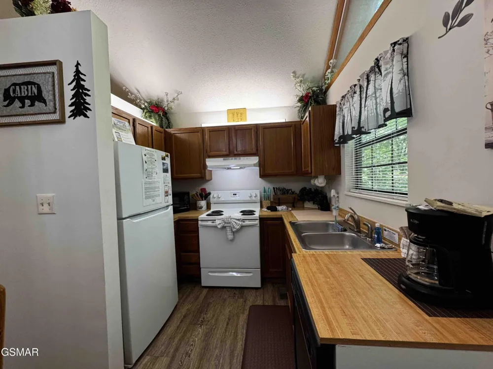 653 Oaks View Court #ADALYNNSRETREAT Pigeon Forge, TN 37863