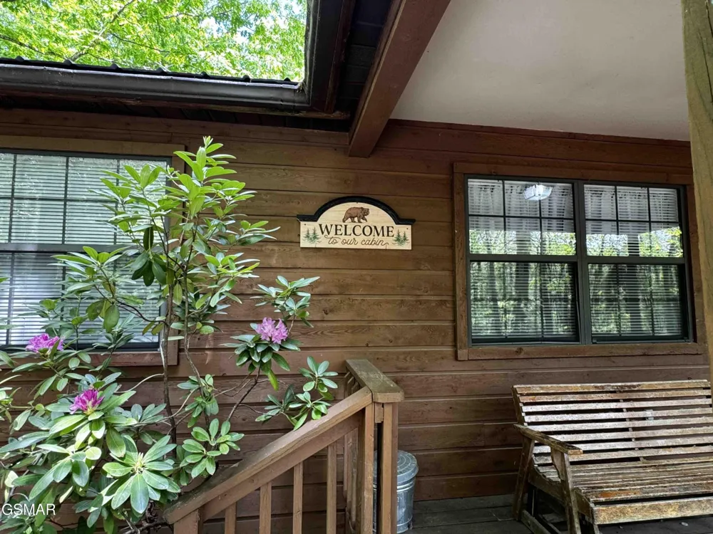 653 Oaks View Court #ADALYNNSRETREAT Pigeon Forge, TN 37863