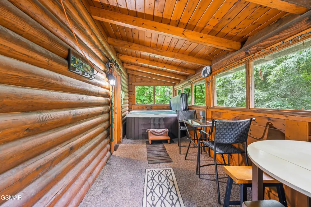336 Big Bear Way Pigeon Forge, TN 37863