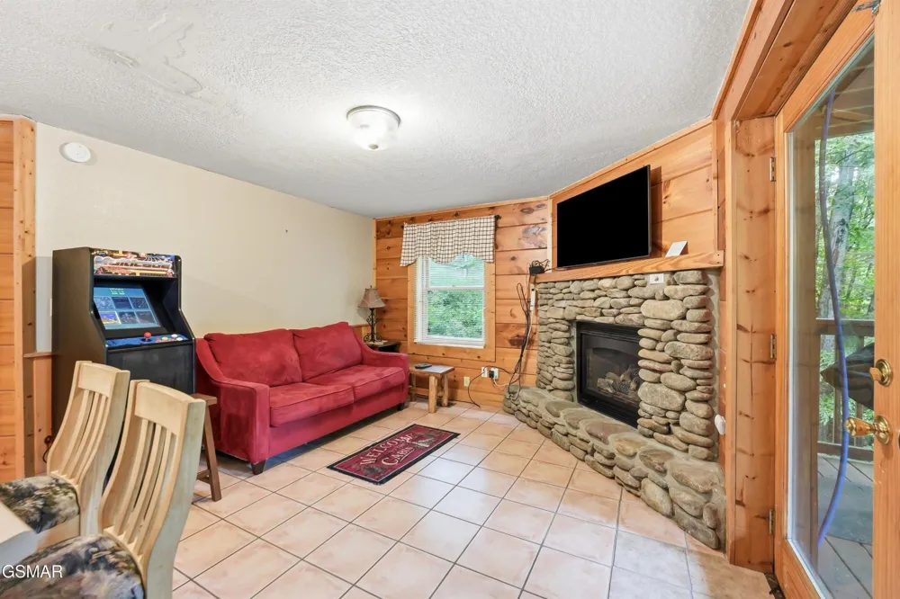 336 Big Bear Way Pigeon Forge, TN 37863
