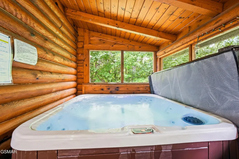 336 Big Bear Way Pigeon Forge, TN 37863