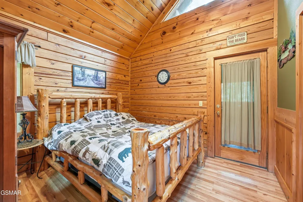 336 Big Bear Way Pigeon Forge, TN 37863