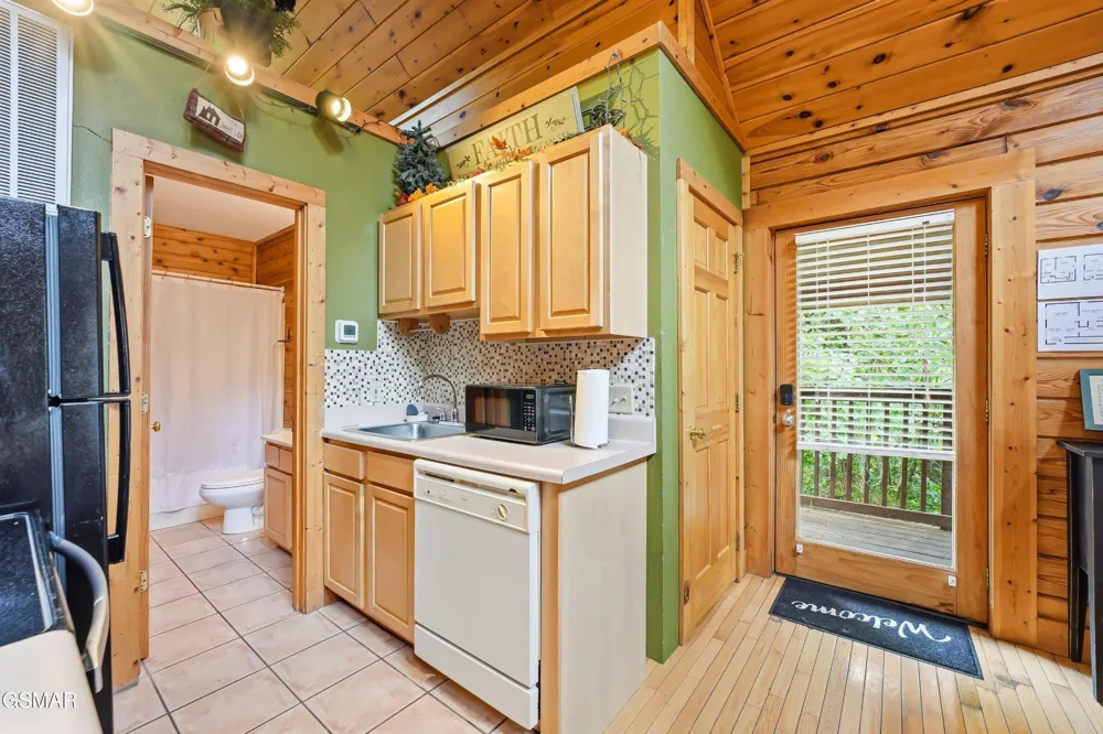 336 Big Bear Way Pigeon Forge, TN 37863