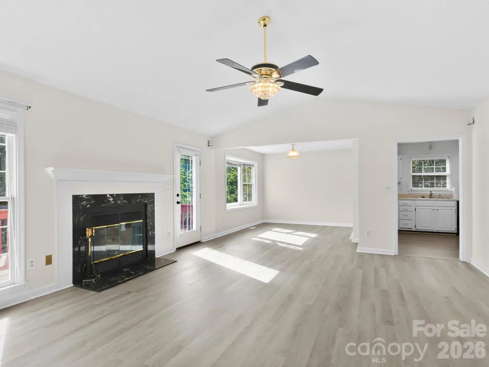 1 Strathmore Drive Arden, NC 28704
