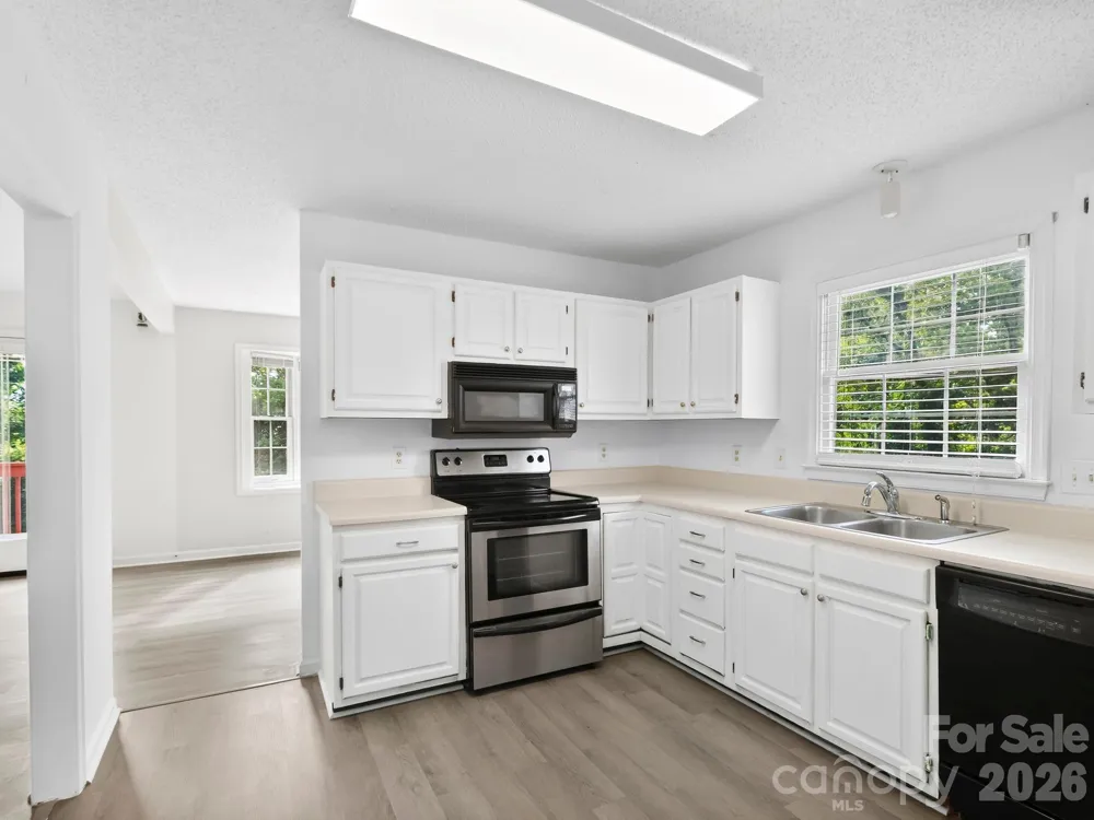 1 Strathmore Drive Arden, NC 28704