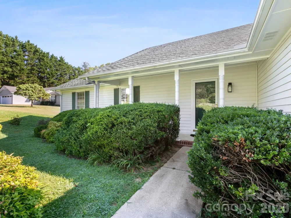 1 Strathmore Drive Arden, NC 28704