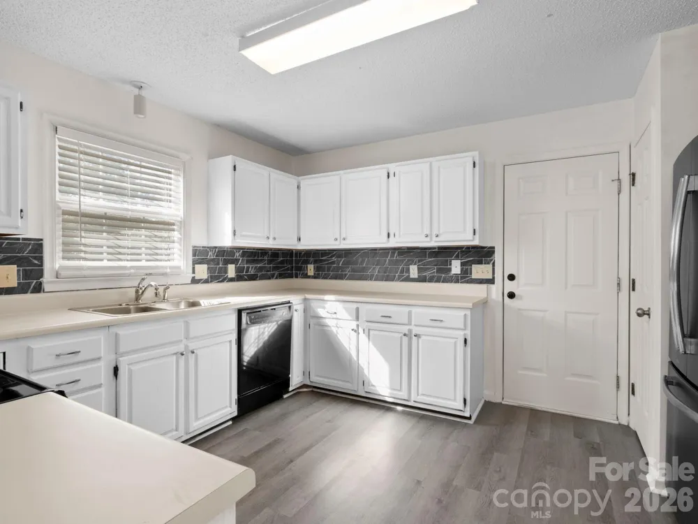 1 Strathmore Drive Arden, NC 28704