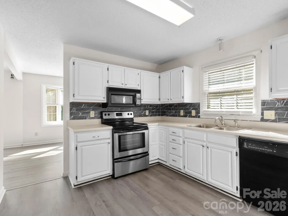 1 Strathmore Drive Arden, NC 28704