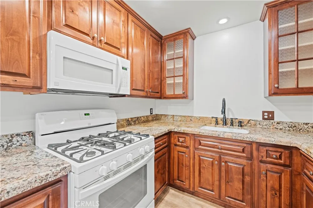 19120 Avenue Of The Oaks #A Newhall, CA 91321