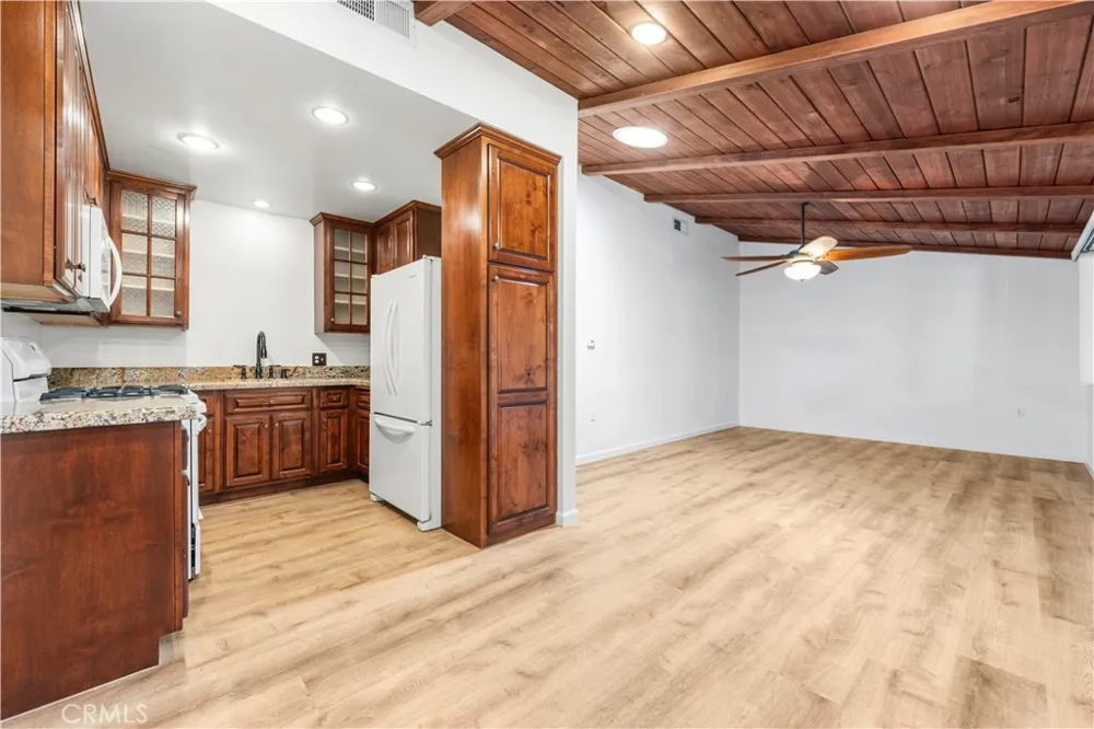 19120 Avenue Of The Oaks #A Newhall, CA 91321