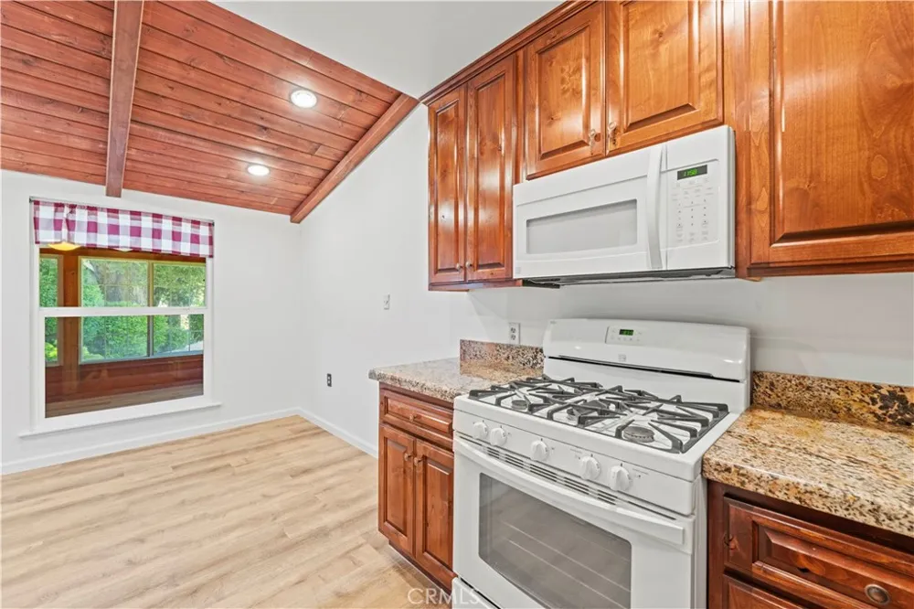 19120 Avenue Of The Oaks #A Newhall, CA 91321