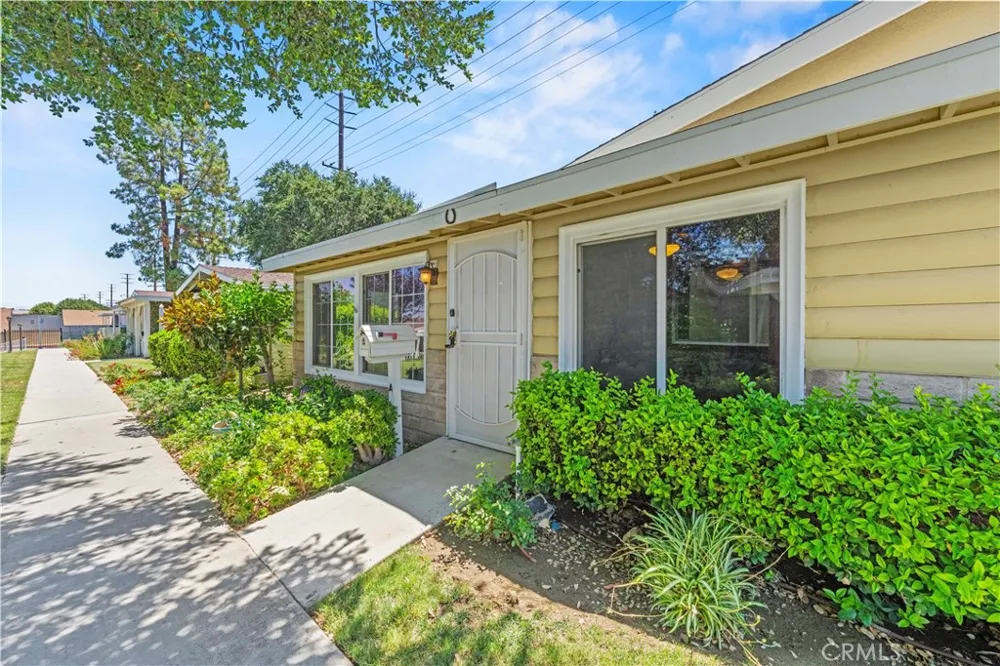 19120 Avenue Of The Oaks #A Newhall, CA 91321