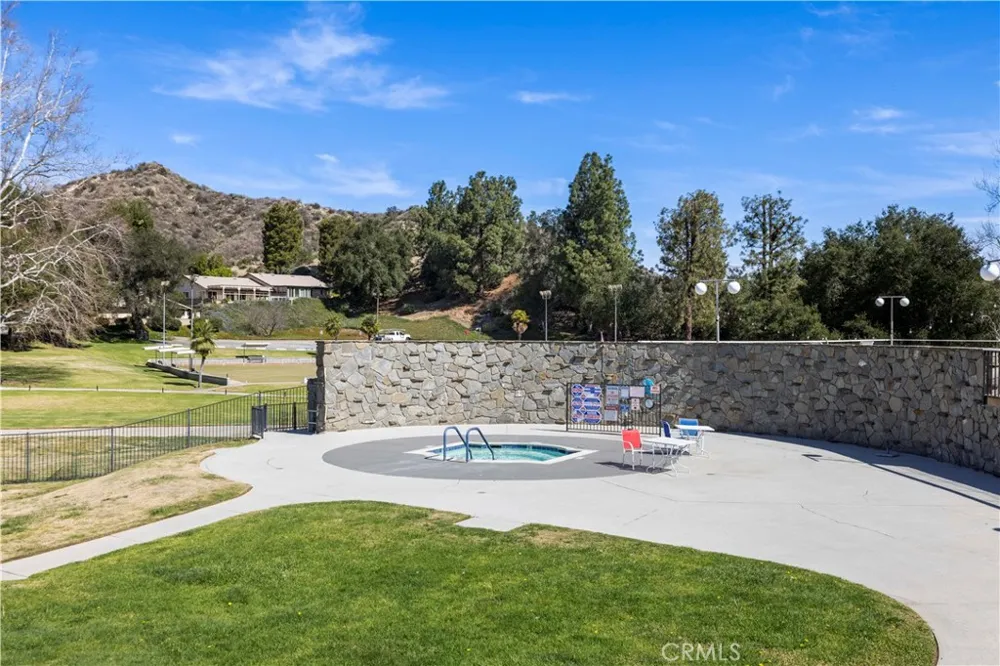19120 Avenue Of The Oaks #A Newhall, CA 91321