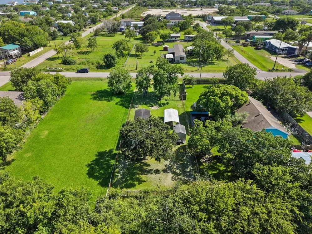 710 Broadway Dickinson, TX 77539
