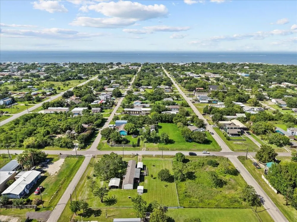 710 Broadway Dickinson, TX 77539