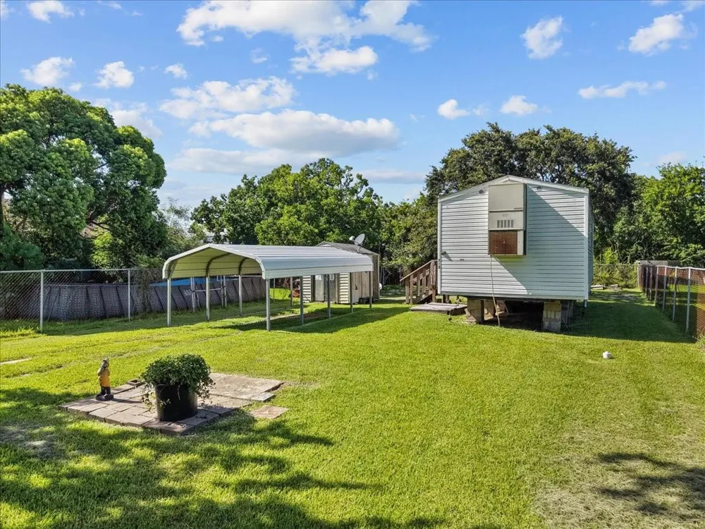 710 Broadway Dickinson, TX 77539