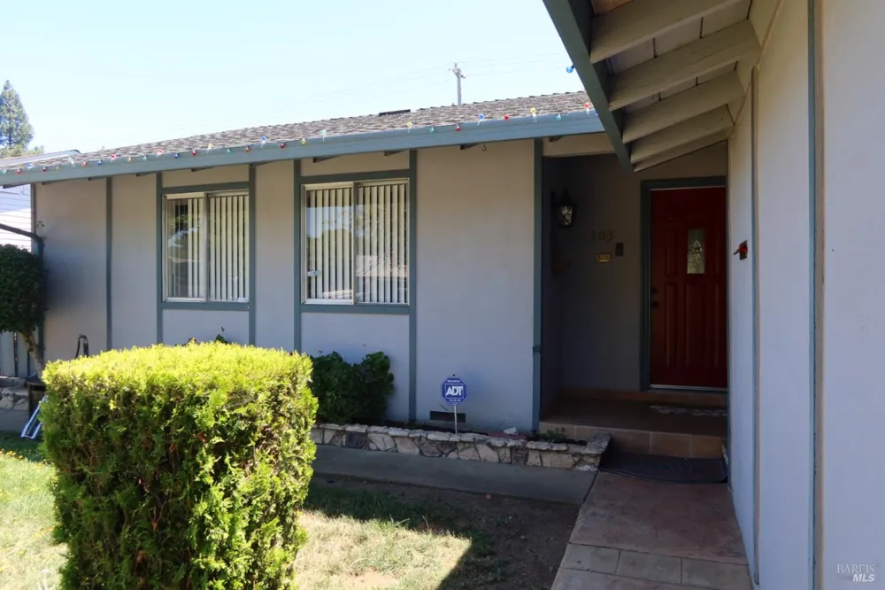 303 Dahlia Street Fairfield, CA 94533