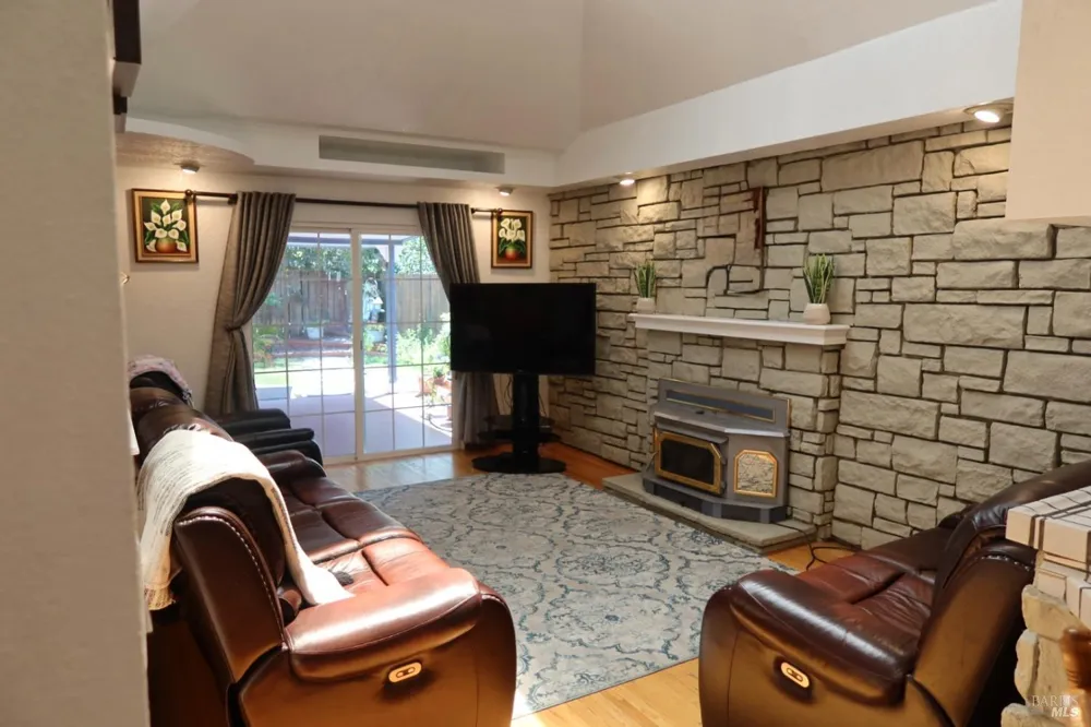 303 Dahlia Street Fairfield, CA 94533